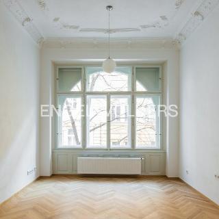 Pronájem bytu 3+kk 94 m² Praha, Balbínova