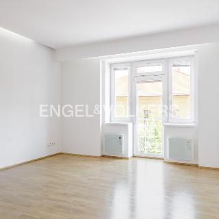 Pronájem bytu 1+kk a garsoniéry 38 m² Praha, Parléřova