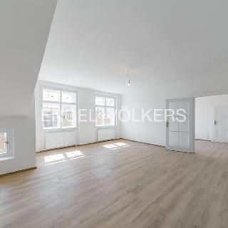 Pronájem bytu 2+1 78 m² Praha, Svatovítská