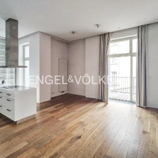 Pronájem bytu 2+kk 72 m² Praha, Laubova