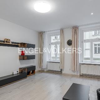 Pronájem bytu 2+1 77 m² Praha