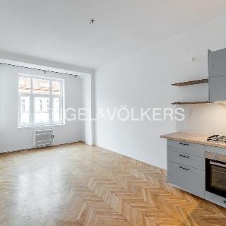 Pronájem bytu 2+kk 54 m² Praha, Čajkovského