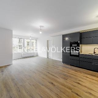 Pronájem bytu 2+kk 62 m² Praha, Plzeňská