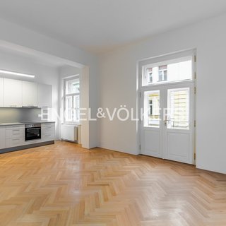 Pronájem bytu 3+kk 84 m² Praha, Pštrossova