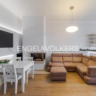 Pronájem bytu 4+kk 115 m² Praha