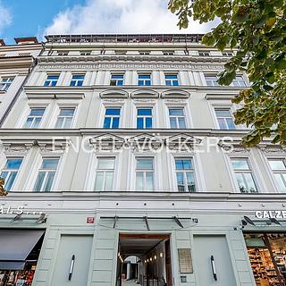 Pronájem kanceláře 156 m&sup2; Praha