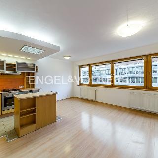 Pronájem bytu 4+kk 122 m² Praha, Hvězdova