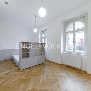 Pronájem bytu 1+kk a garsoniéry 32 m² Praha, Seifertova