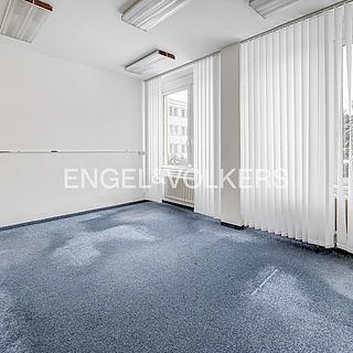 Pronájem kanceláře 197 m&sup2; Praha
