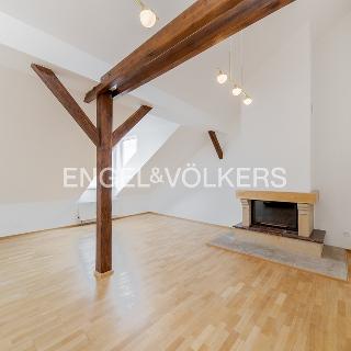 Pronájem bytu 4+1 165 m² Praha, Janáčkovo nábřeží