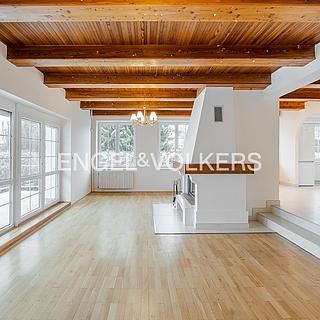 Pronájem rodinného domu 350 m² Průhonice