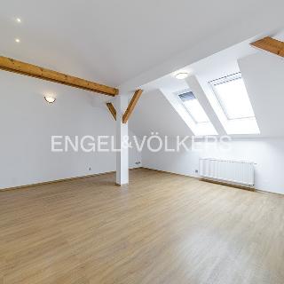 Pronájem bytu 4+1 194 m² Praha, Bělehradská