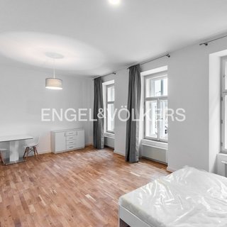 Pronájem bytu 1+kk a garsoniéry 40 m² Praha, Petrská