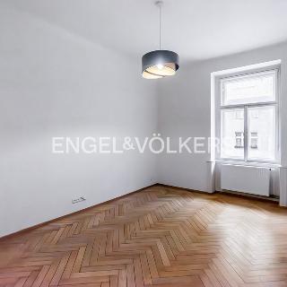 Pronájem bytu 1+1 40 m² Praha, Lípová