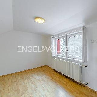 Pronájem bytu 1+kk a garsoniéry 30 m² Praha, Pod višňovkou