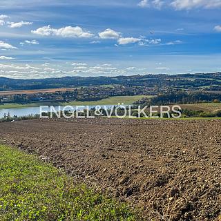 Prodej zemědělské půdy 197000 m&sup2; Ostrov u Macochy