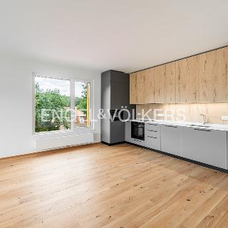 Pronájem bytu 4+kk 108 m² Praha, Luciana Blagy