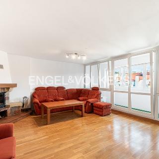 Pronájem bytu 4+1 158 m² Praha