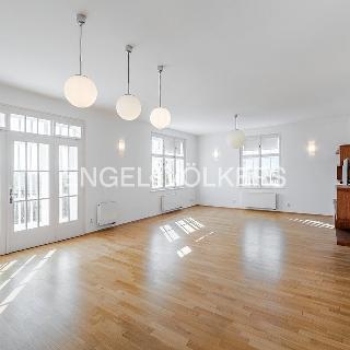 Pronájem bytu 5+1 a více 180 m² Praha, Na Šmukýřce