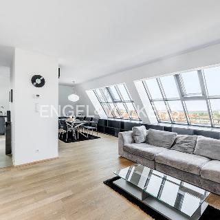 Pronájem bytu 5+1 a více 185 m² Praha, Radhošťská