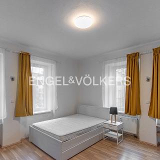 Pronájem bytu 1+kk a garsoniéry 36 m² Praha, Veletržní