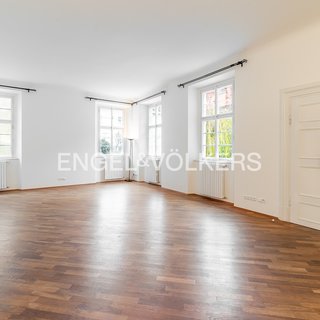 Pronájem bytu 4+1 174 m² Praha