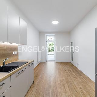 Pronájem bytu 2+kk 39 m² Praha, U Santošky