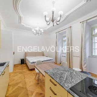 Pronájem bytu 1+kk a garsoniéry 39 m² Praha, Nosticova