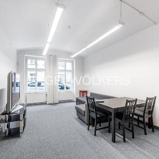 Pronájem bytu 2+1 71 m² Praha, Sokolovská