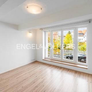 Pronájem bytu 2+1 61 m² Praha, V kruhu