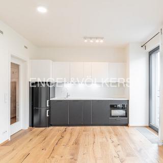 Pronájem bytu 1+kk a garsoniéry 35 m² Praha, Lerausova