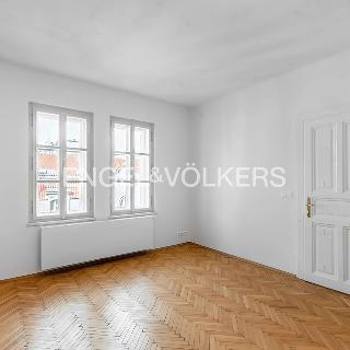 Pronájem bytu 2+kk 68 m² Praha, Pařížská