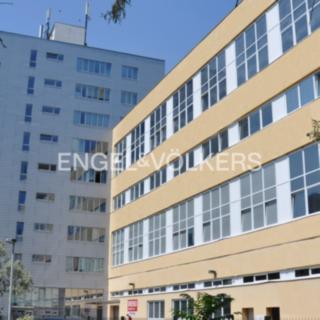 Pronájem kanceláře 300 m&sup2; Praha