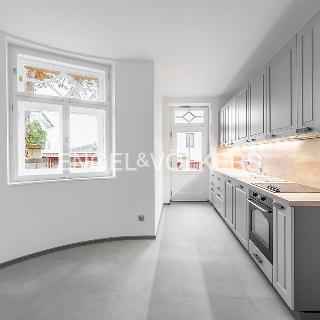 Pronájem bytu 2+kk 58 m² Praha