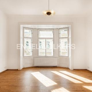 Pronájem bytu 2+1 124 m² Praha, Záhořanského