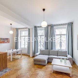 Pronájem bytu 2+kk 78 m² Praha, Americká