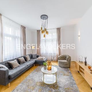 Pronájem bytu 4+1 145 m² Praha, Jagellonská