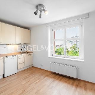 Pronájem bytu 1+1 33 m² Praha, Soběslavská