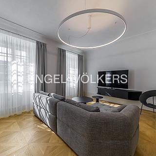 Pronájem bytu 3+1 98 m&sup2; Praha