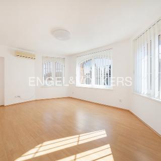 Pronájem bytu 3+kk 66 m² Plzeň, Na Pláni