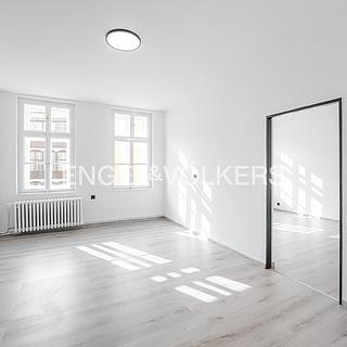 Pronájem bytu 4+1 103 m&sup2; Praha
