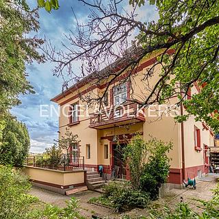 Prodej rodinného domu 255 m&sup2; Praha
