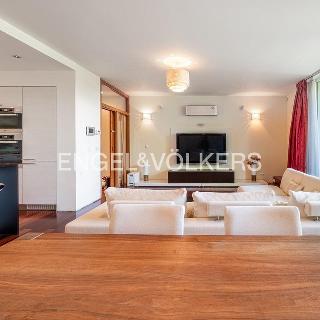 Prodej rodinného domu 308 m² Praha, Hillebrantova