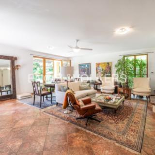 Pronájem rodinného domu 340 m² Praha
