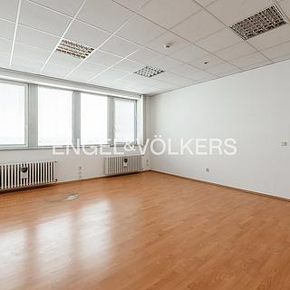 Pronájem kanceláře 714 m&sup2; Praha