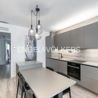 Pronájem bytu 2+kk 61 m² Praha, Staropramenná