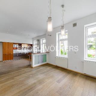 Pronájem rodinného domu 514 m² Praha, Nad Šárkou