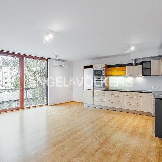 Pronájem bytu 3+kk 81 m² Praha