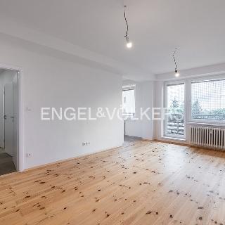 Pronájem bytu 2+kk 50 m² Praha, Devonská