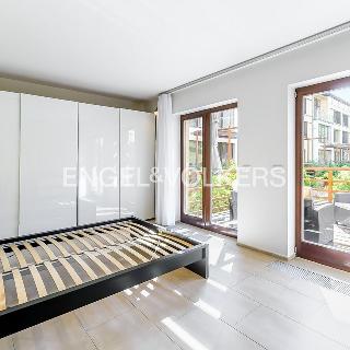 Pronájem bytu 1+kk a garsoniéry 37 m² Praha, Mlýnská